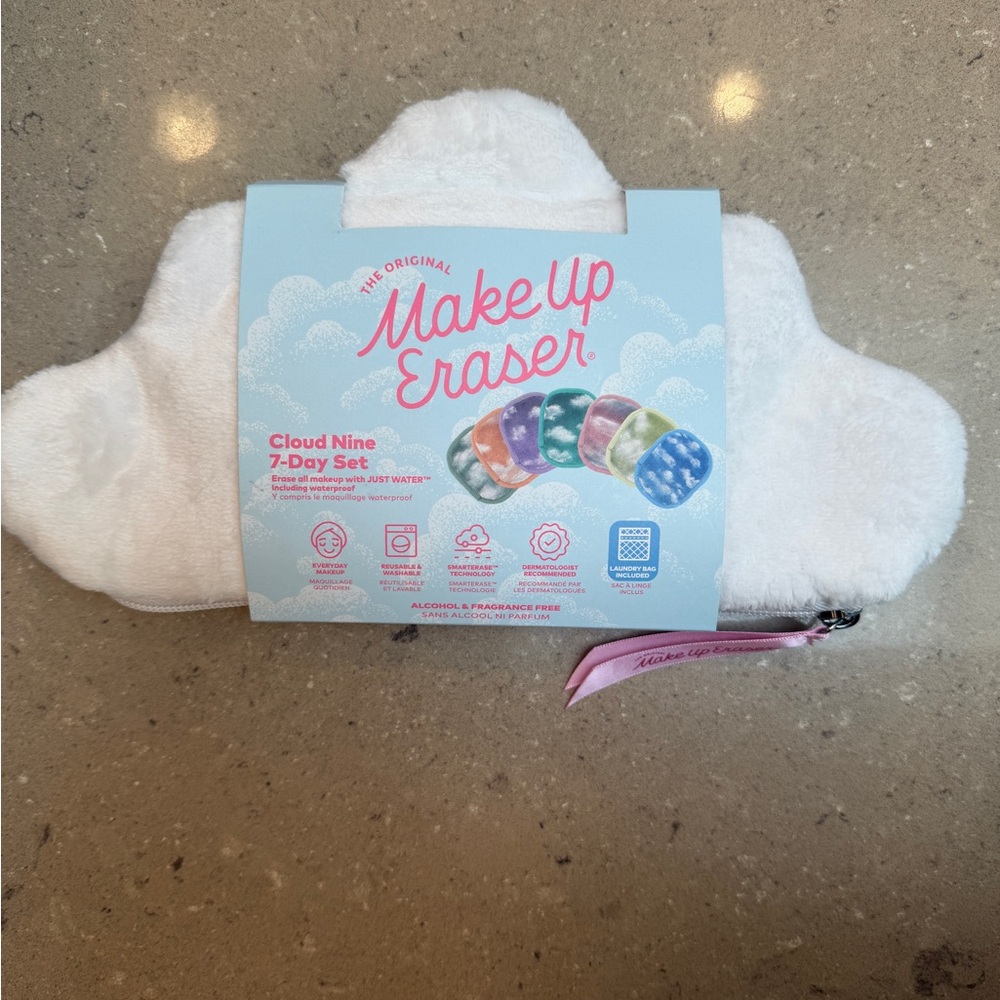 NWT MakeUp Eraser Cloud Nine 7-Day Set - White cloud zipper pouch w 7 erasers 🌈